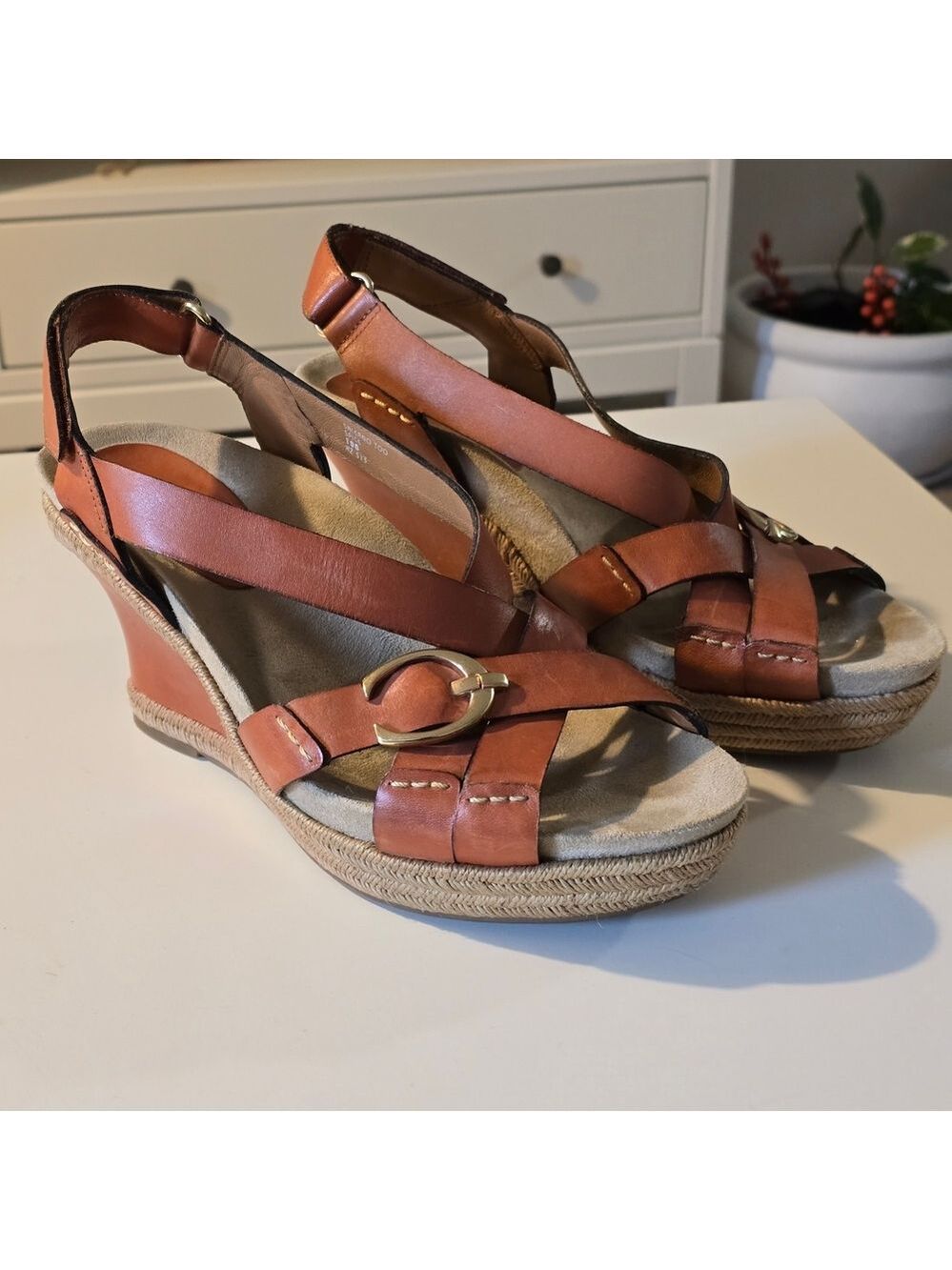 Earthies Tan Leather Wedge Sandals
